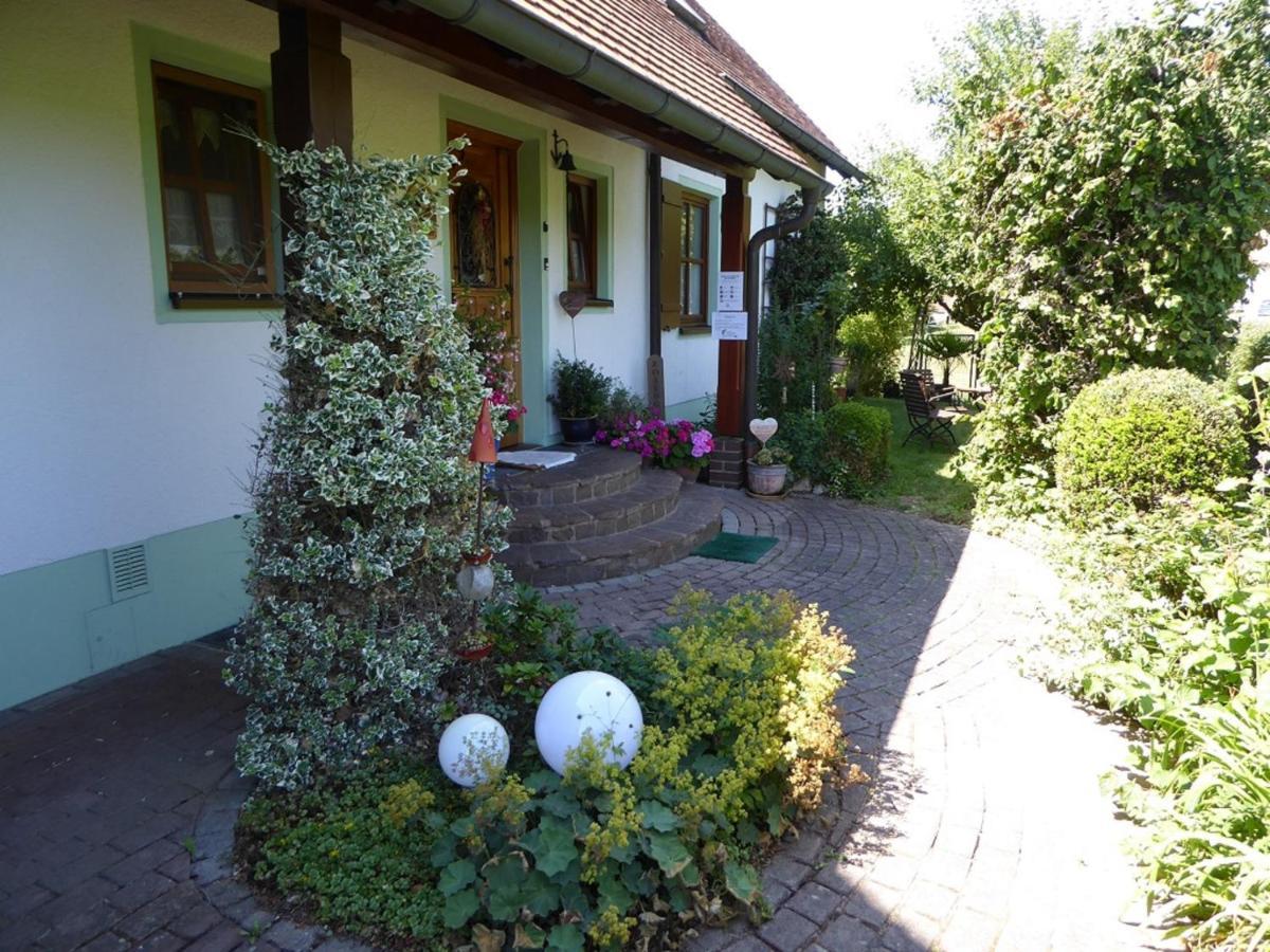 Pension Rosengaertchen Абсберг Экстерьер фото